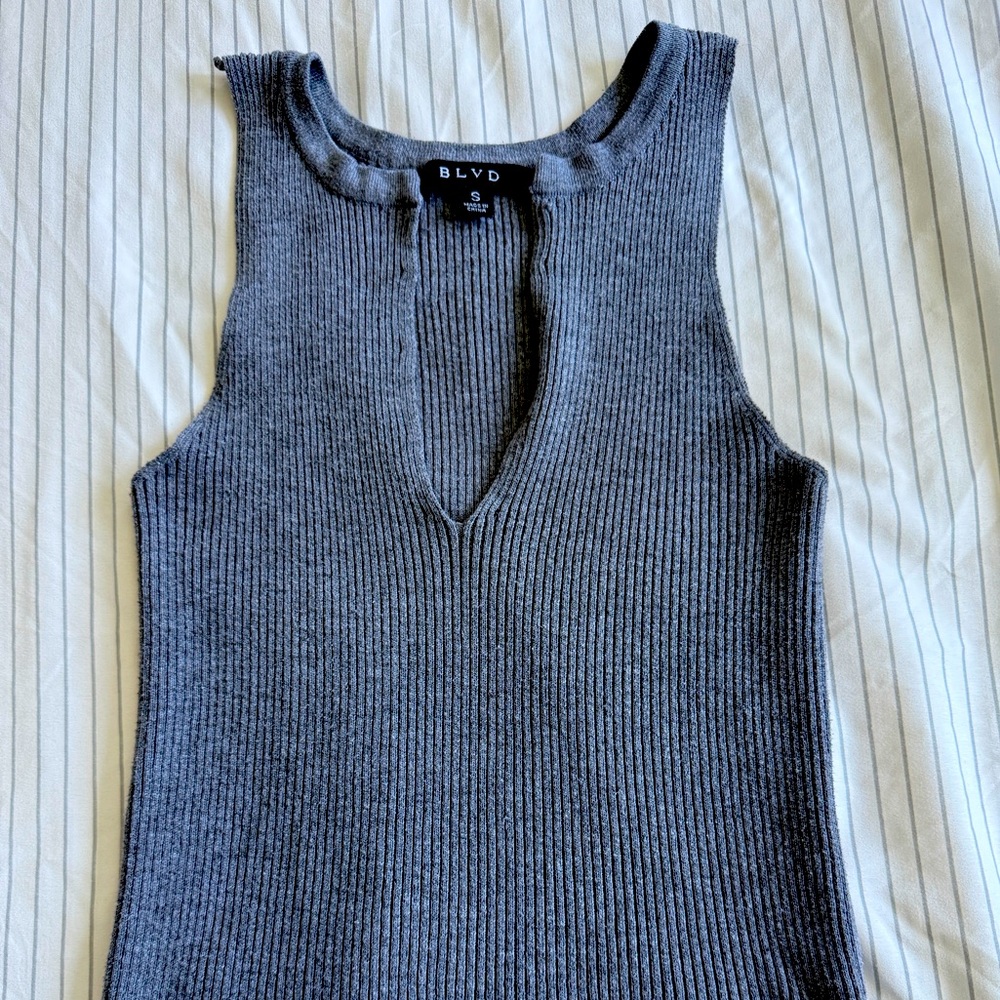 BLVD Gray Sleeveless V-Neck Tank